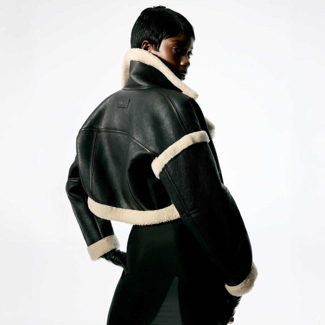 The 2026 Leather Jacket Comeback: How to Style Oversized & Fitted Silhouettes