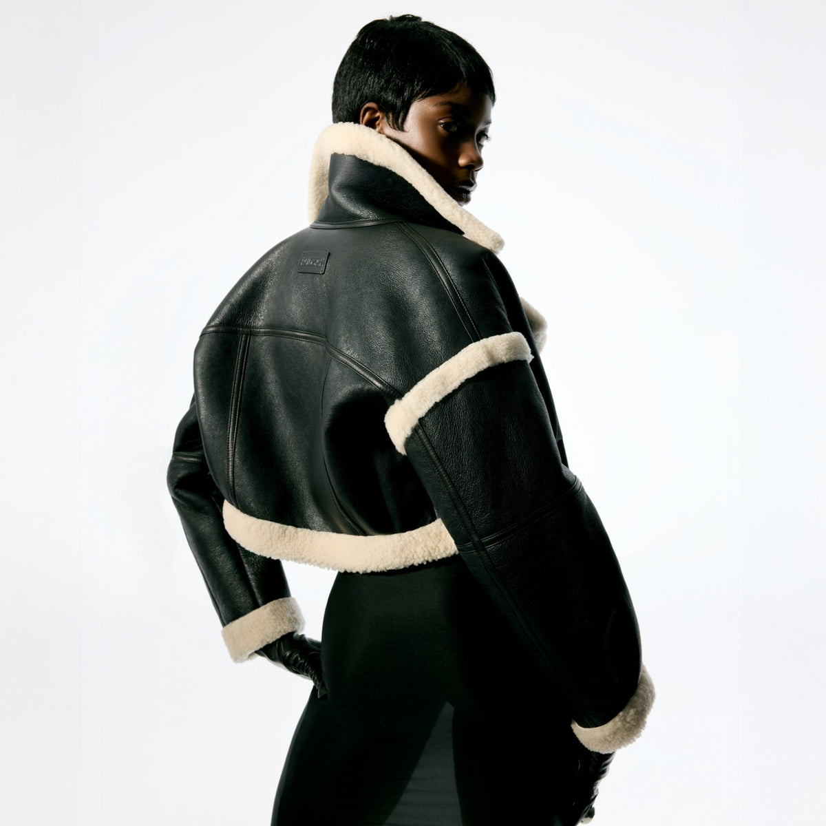The 2026 Leather Jacket Comeback: How to Style Oversized & Fitted Silhouettes