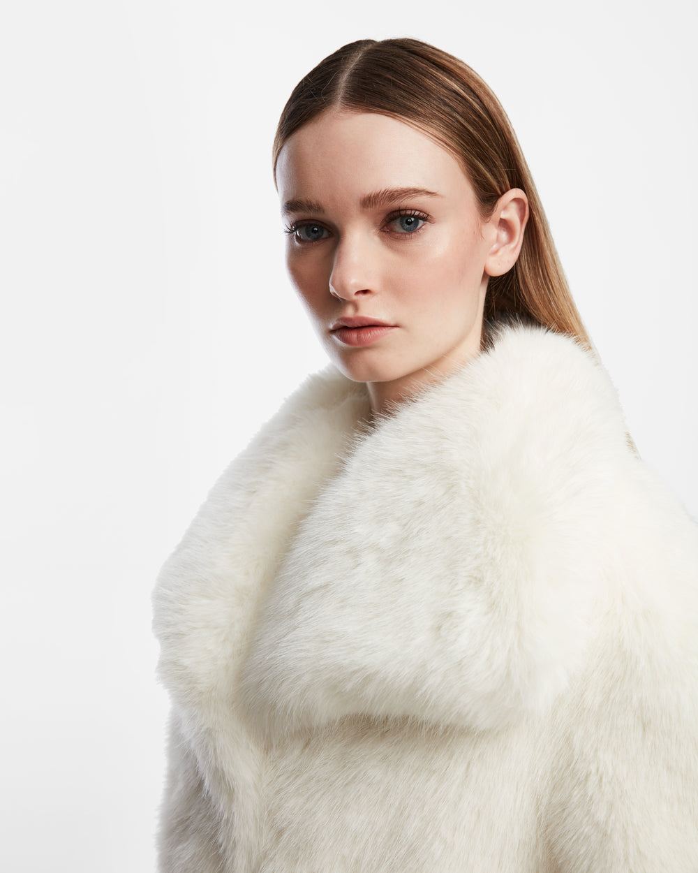 Chloe　ファージャケット　白　ショート丈　クロエ　UK８サイズ　【A94】 Chloe - chloe ファー ジャケットの通販 by sakuramm7's shop｜クロエ