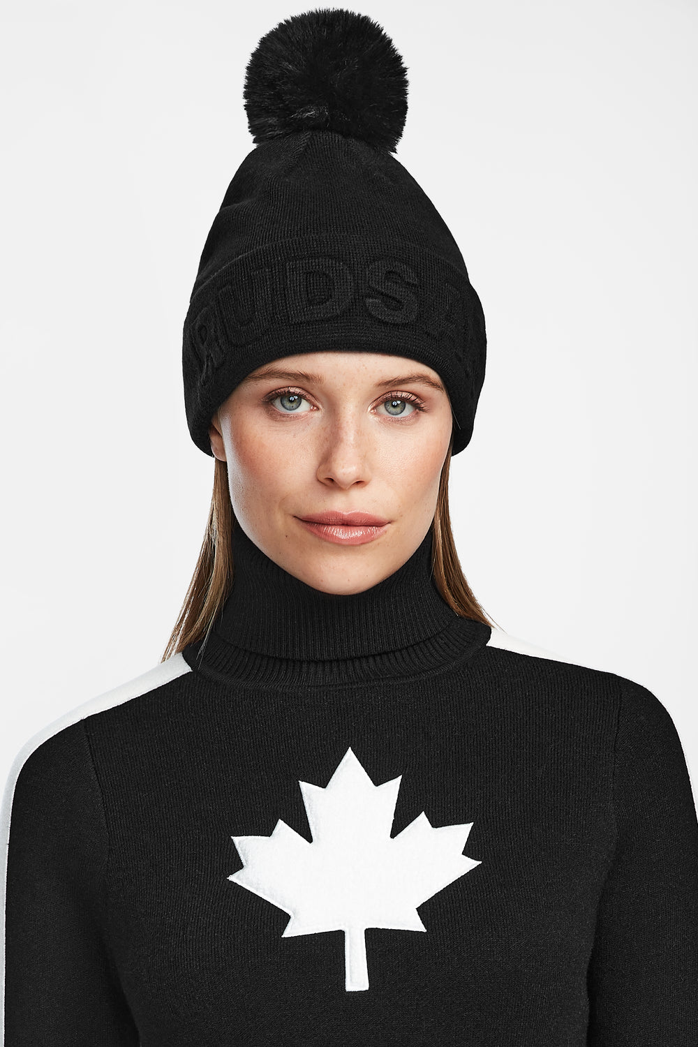 ロックオペラ　ルージュ　インディゴ RUDSAK JENNIE Black Women's Knit Turtleneck | Sporty Winter Style