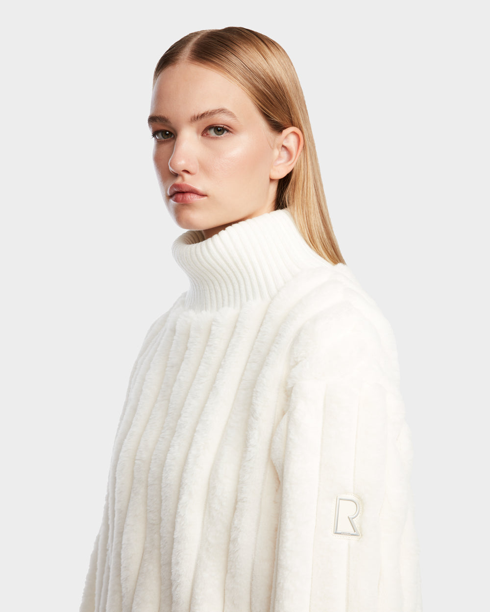 LAYLA RUDSAK Women's Faux Fur Turtleneck: Chic Warmth & Luxury