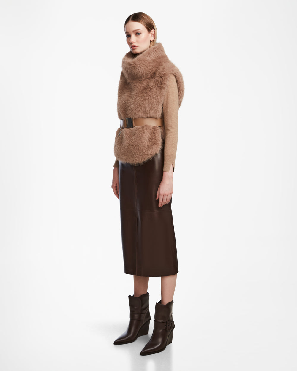 RUDSAK MAULIN Faux Fur Vest Camel - Chic Layering & Warmth