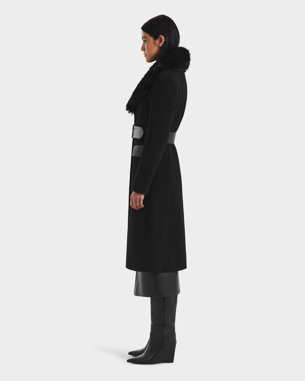 RUDSAK MANDY Women's Wool Coat | Faux Fur Collar & Tailored Fit
