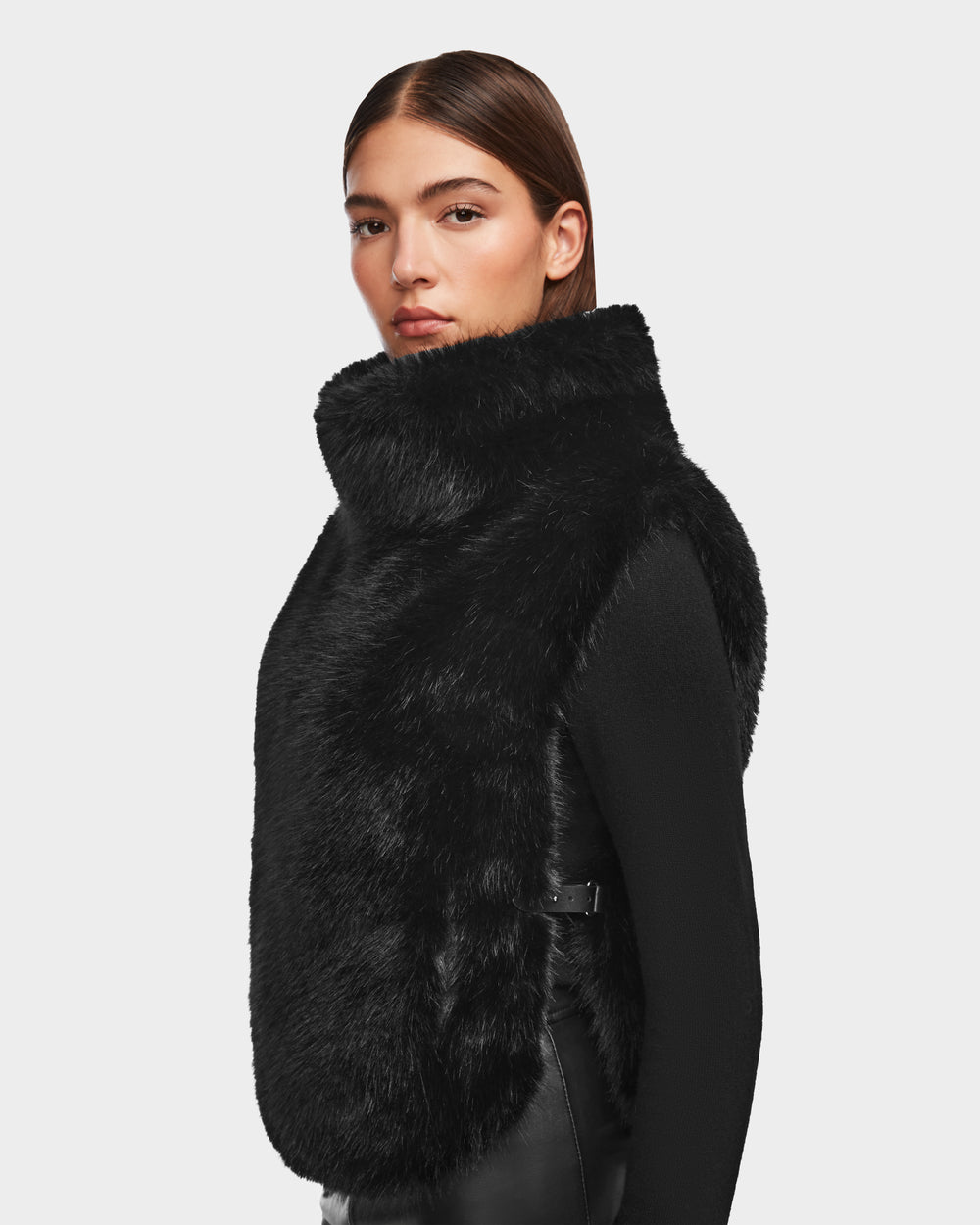 ENFOLD☆ 2023AW SKIN VEST ☆ブラック 肌寒い春先にも♪ ENFOLD☆ 2023AW SKIN VEST ☆ブラック 肌寒い春先にも♪