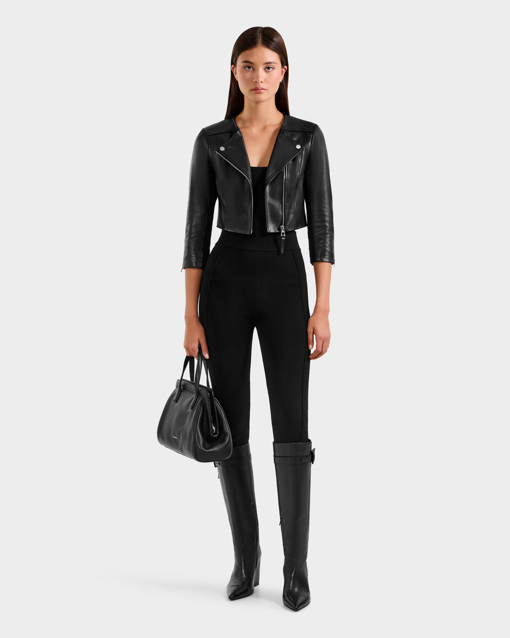 たろー　レディース　BLK M Women's Ziama Cropped Jacket | ROAM LOUD®