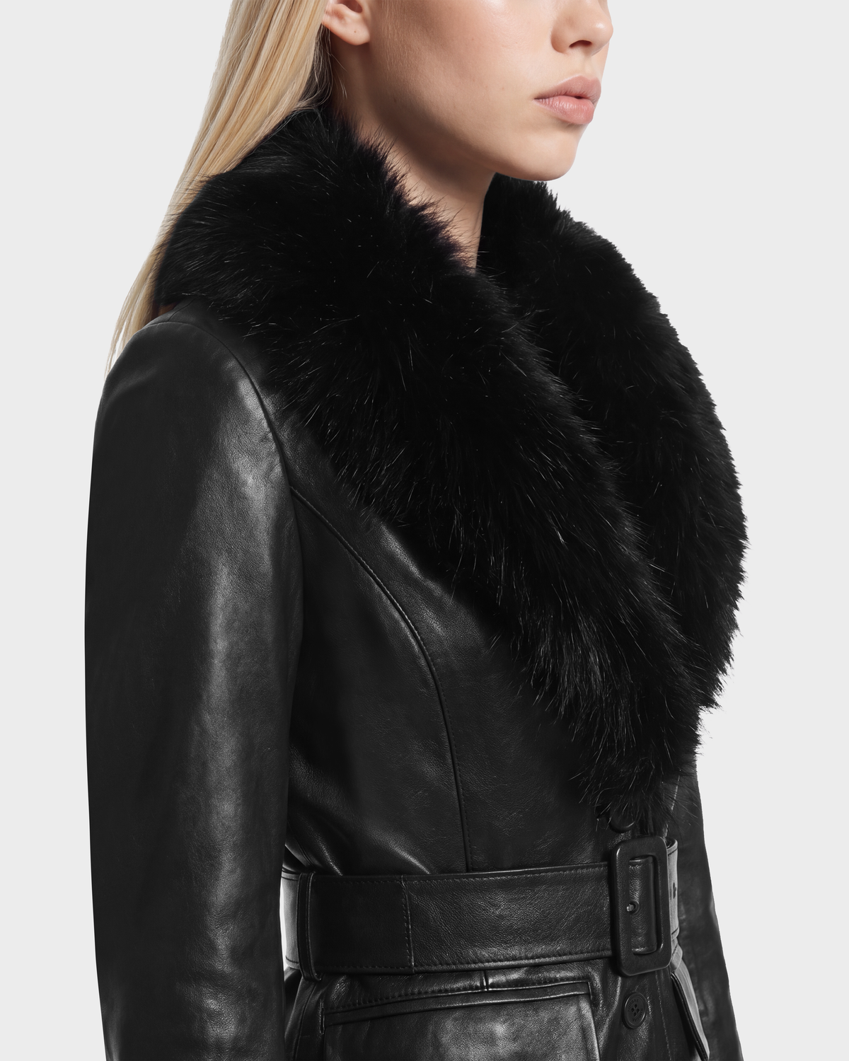 Rudsak MARILLA - 8126972 Black leather coat with a wide faux fur collar and a belted waist.