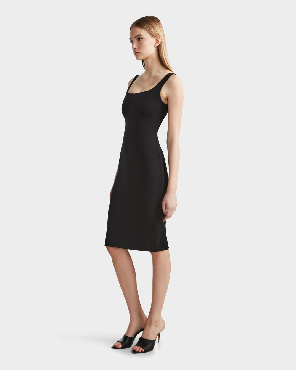 SIMONE by RUDSAK Black Midi Dress