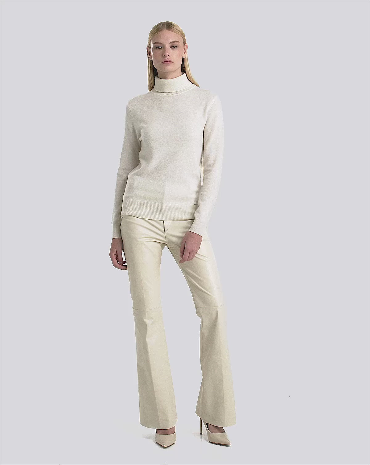 RUDSAK LIZA Women's Premium Cashmere Turtleneck - Soft & Warm