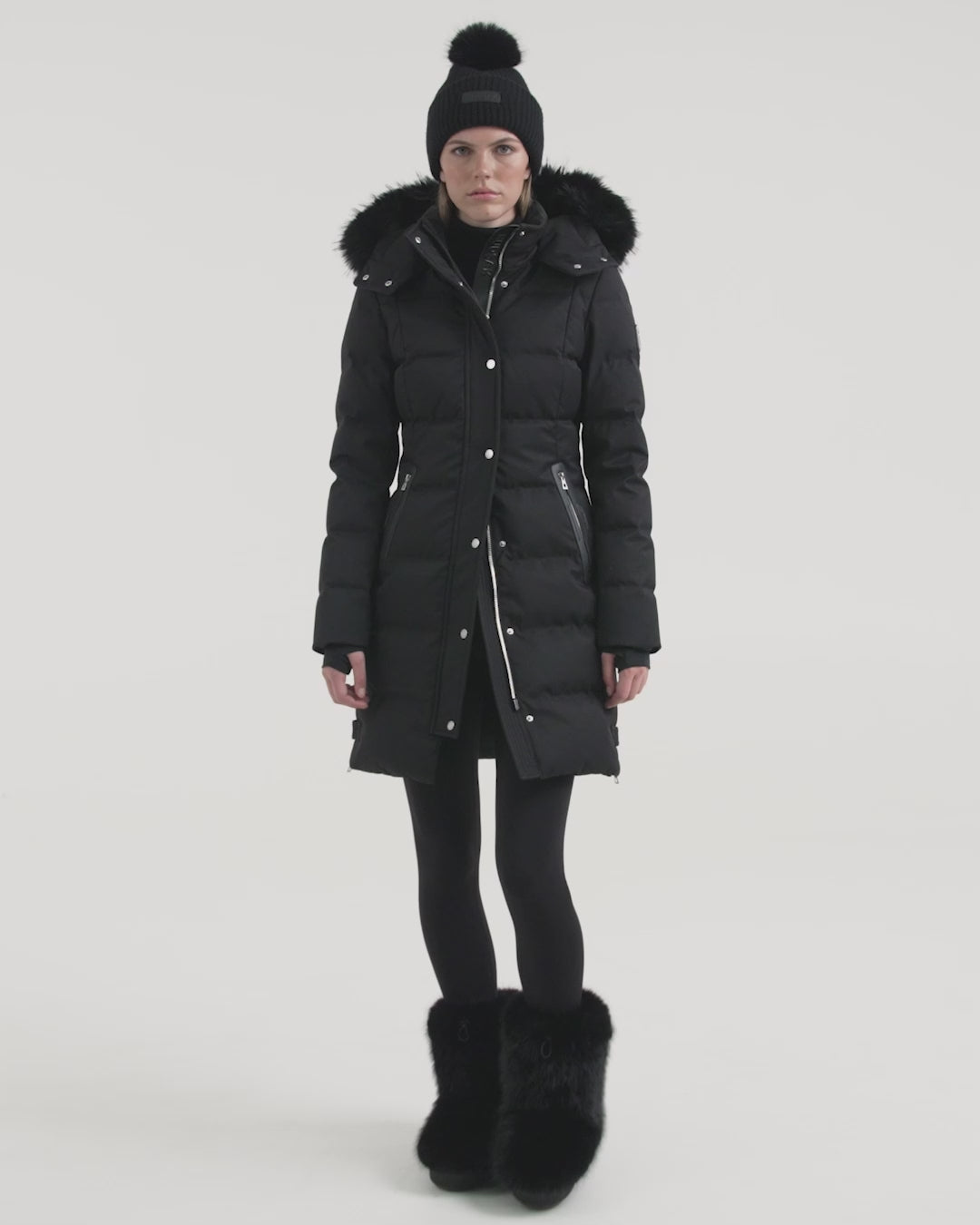   TILLING PARKA ブラック レディース AULAVIK | WOMEN'S VEGAN DOWN (RECYCLED) MID-LENGTH HOODED PARKA